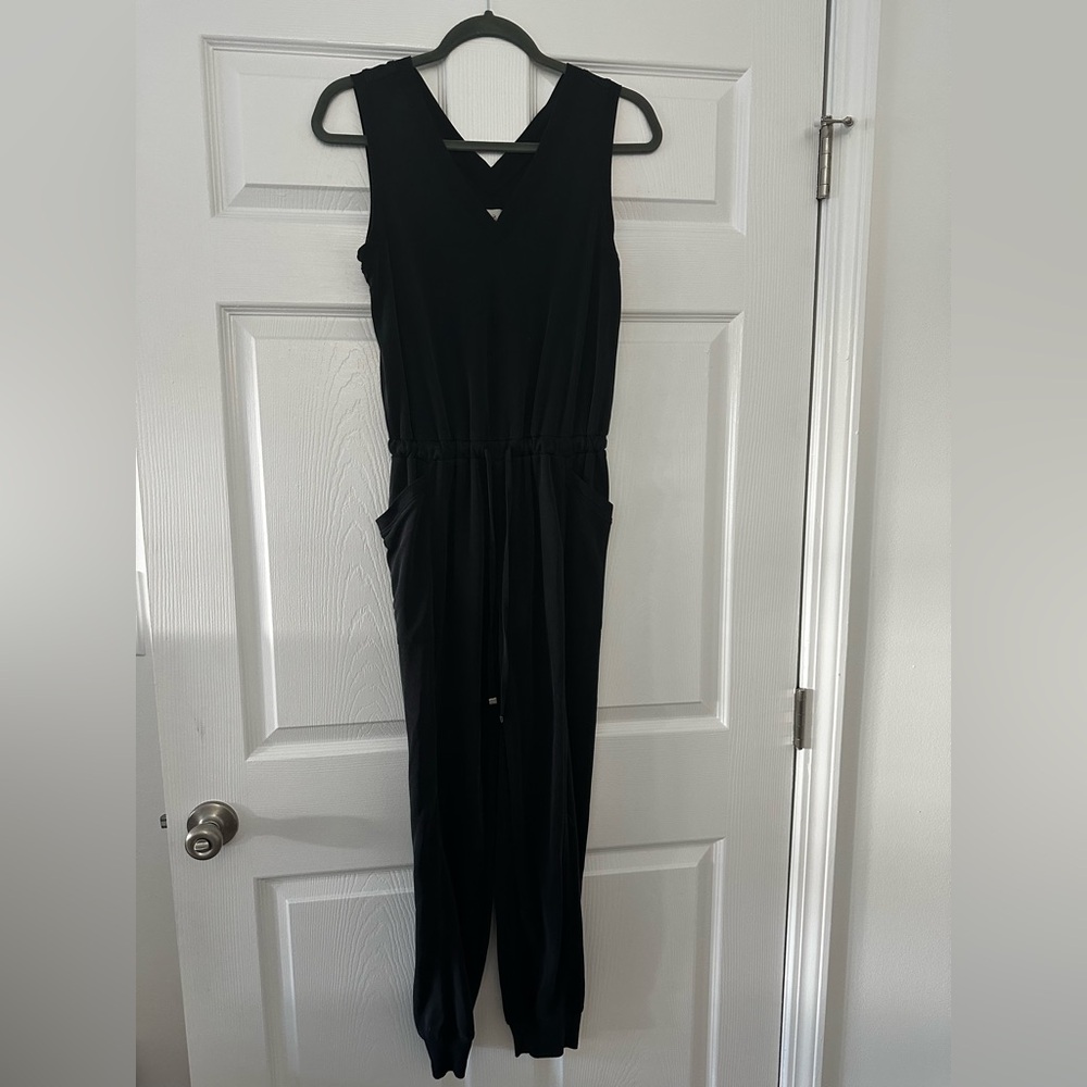 Lou & Grey Elegant Black Garment